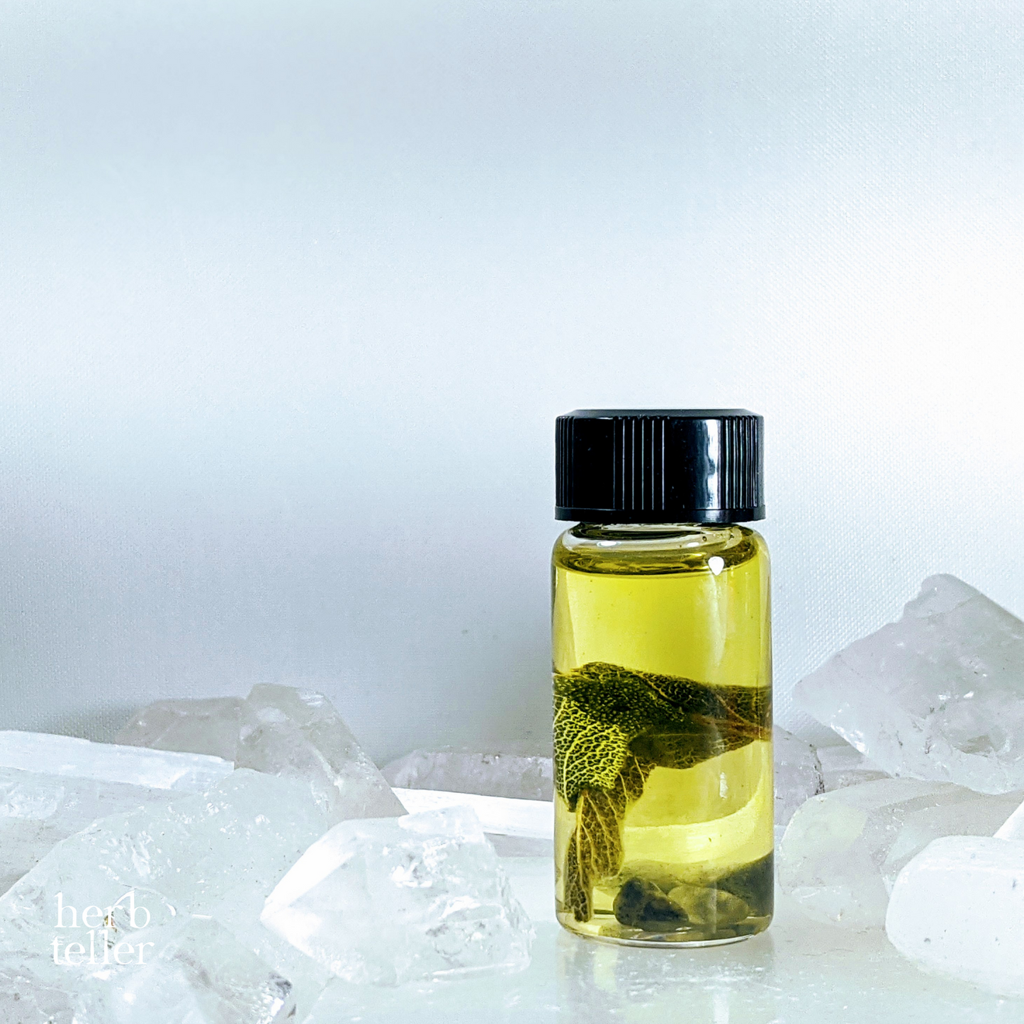 High Priestess Herbteller Tarot (Herbal Perfume/Oil)
