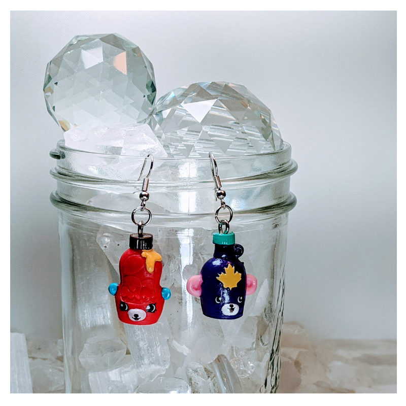 Sweet Sweet Friends Earrings | Strawbphiazbling